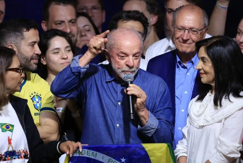 Motta e Alcolumbre, líderes do Congresso Nacional, parabenizam Lula