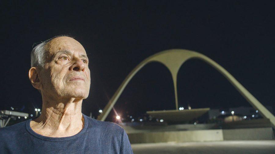Ney Matogrosso passa por cirurgia e ficará longe dos palcos: 'Nada grave'
