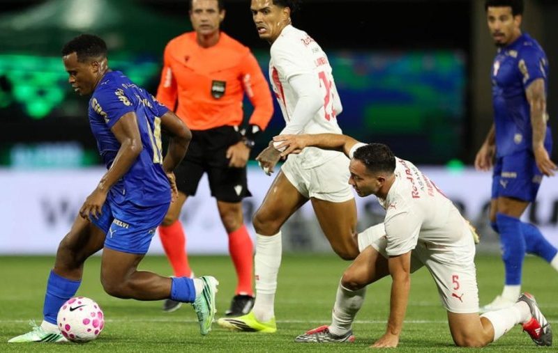 Palmeiras vence o Bragantino, assume a liderança provisória e passa a secar o Flamengo
