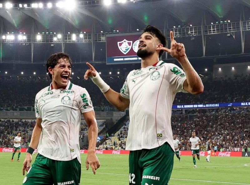 Palmeiras vence Fluminense fora e joga por empate na Libertadores
