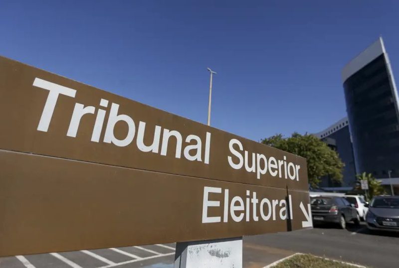 Partido Novo vai ao TSE contra atos musicais pró-Lula