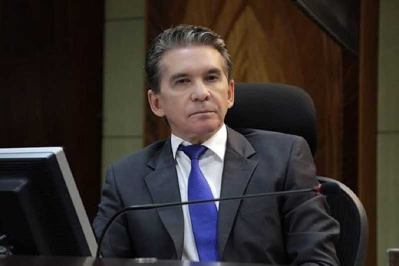Presidente do TCE-MT e outros cinco investigados têm prisões mantidas e são transferidos após operação da PF