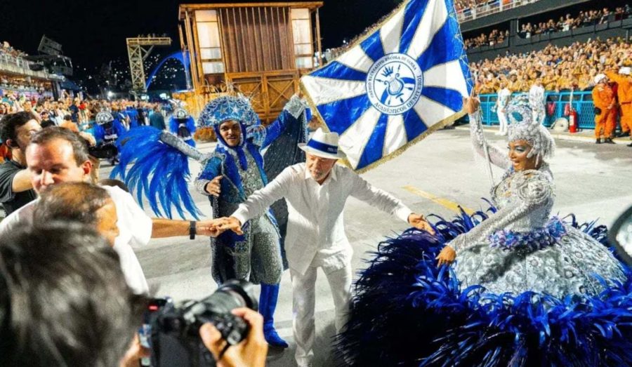 Procuradoria decide que desfile de carnaval sobre Lula não foi propaganda antecipada