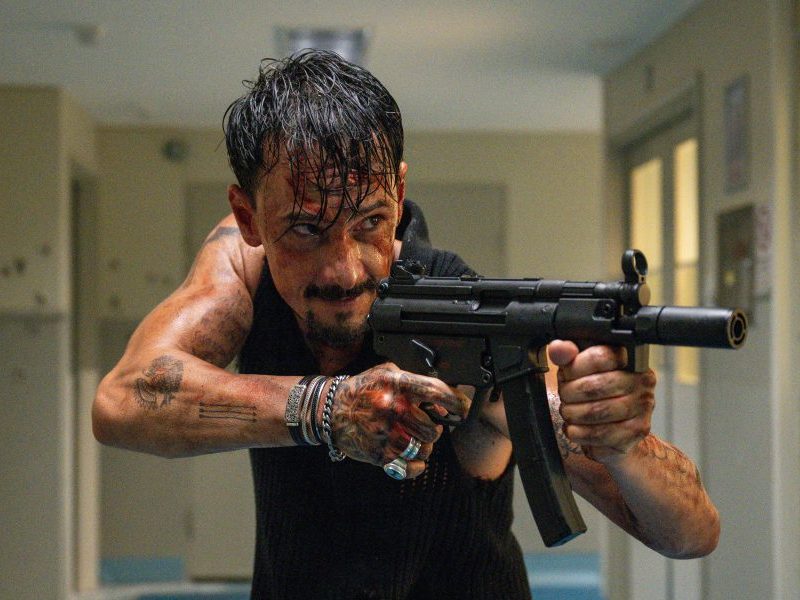 Rodrigo Santoro mudou vilão de filme de ação e incluiu português