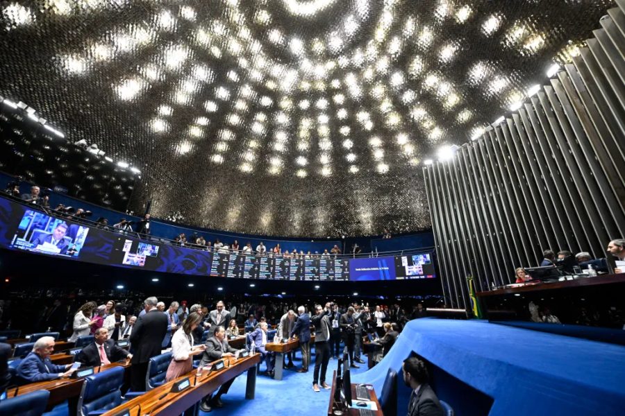 Senado aprova fim da escala 6×1 e redução da jornada de trabalho para 40 horas semanais