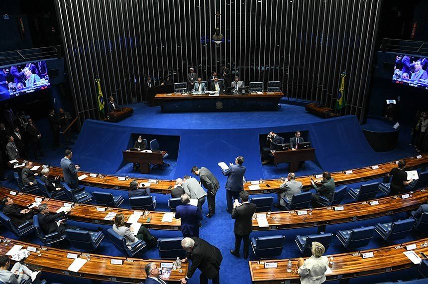 Senado aprova fim da escala de trabalho 6 x 1; mato-grossenses favoráveis