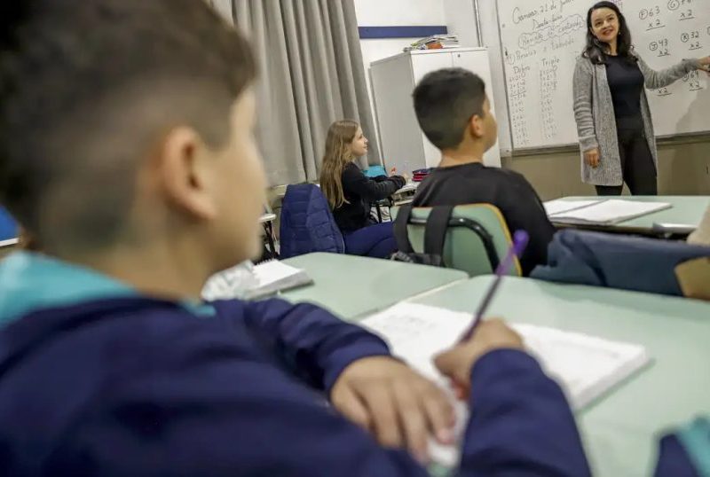STF define data limite para piso de professores temporários