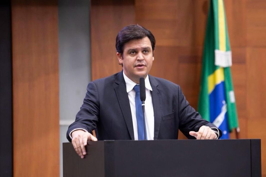 Thiago Silva apresenta requerimento e cobra providências para garantir a entrega da escola do Mathias Neves