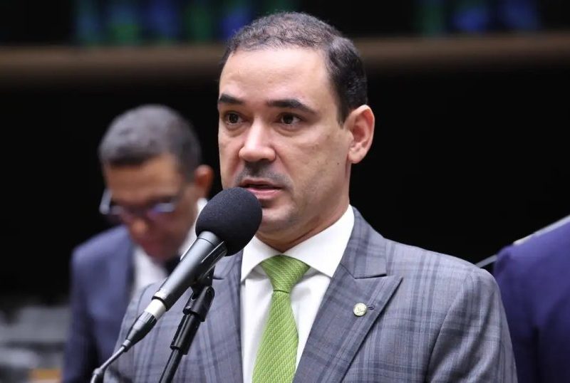 Vicentinho Júnior é eleito governador do estado do Tocantins
