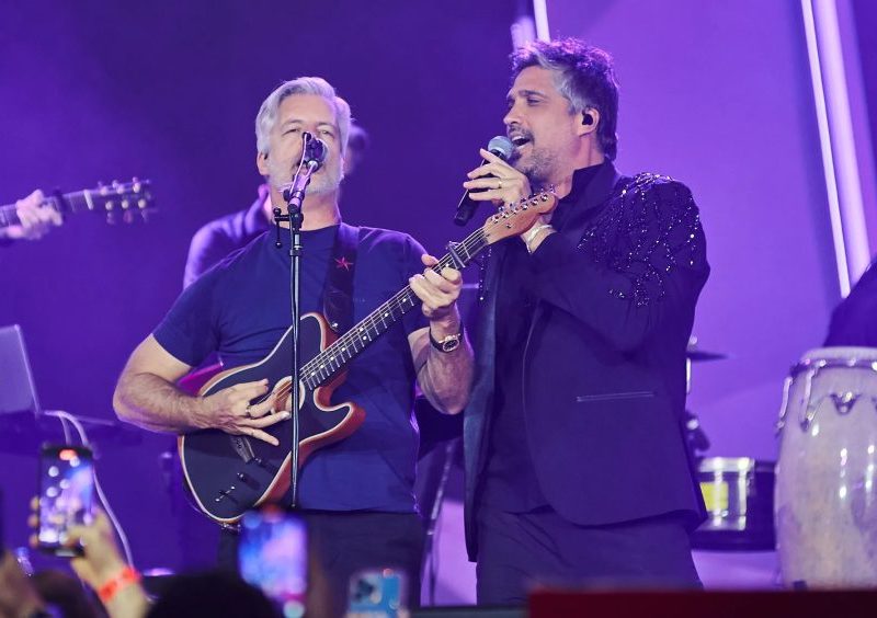 Victor e Leo anunciam fim da turnê de retorno da dupla três anos após voltarem aos palcos