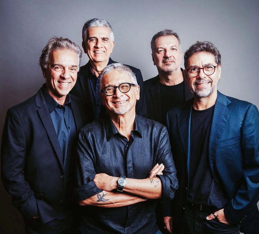 Zé Renato canta a parceria fundamental de Tom Jobim com Newton Mendonça